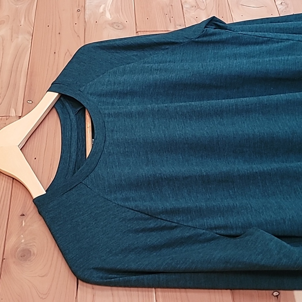 GAIAM Dark Green Long Sleeve Shirt, Size M, Butter Soft - Picture 2 of 6